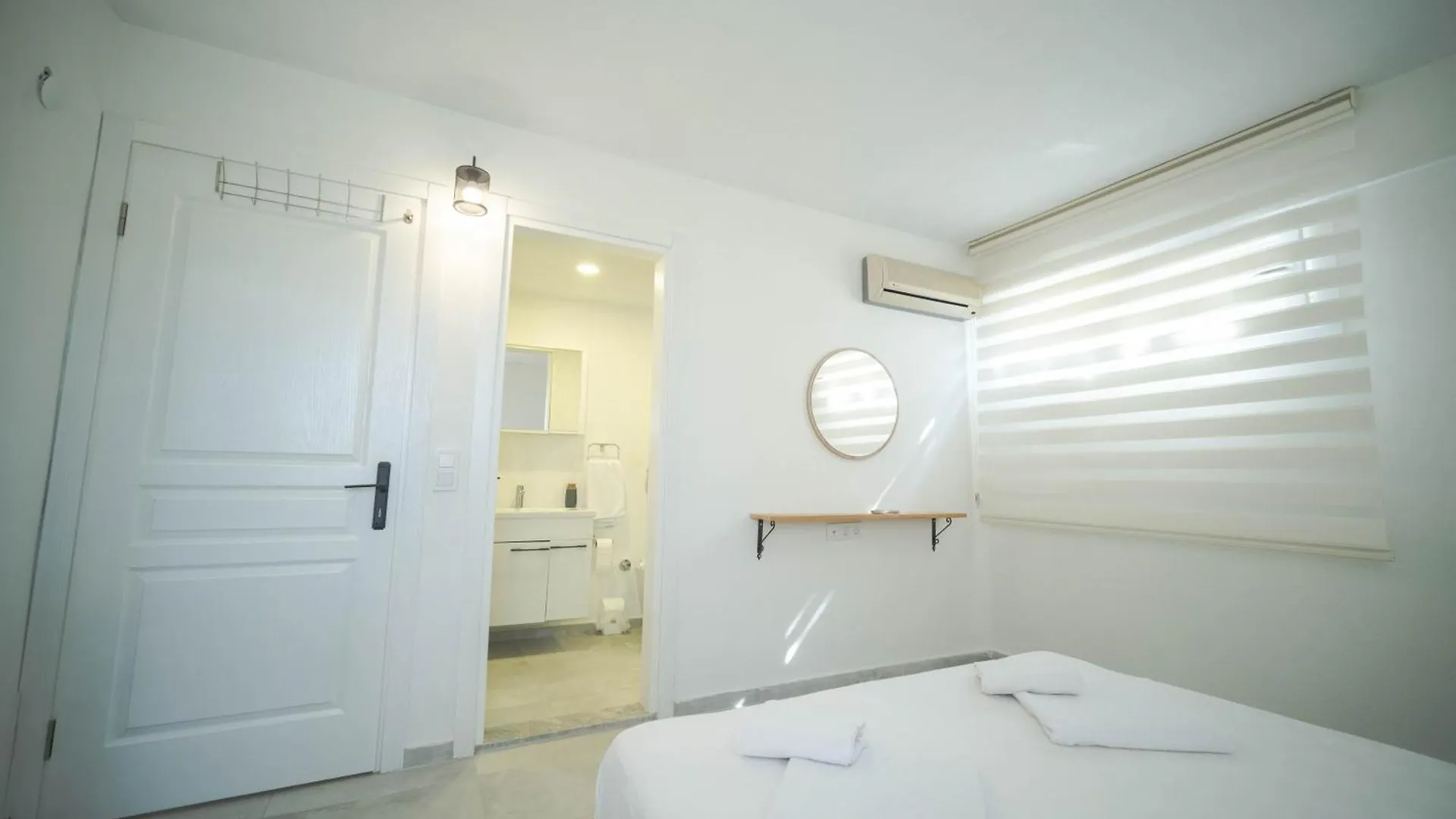 2 Bedroom Modern Apartment By The Forest With Pool Fethiye 0*,