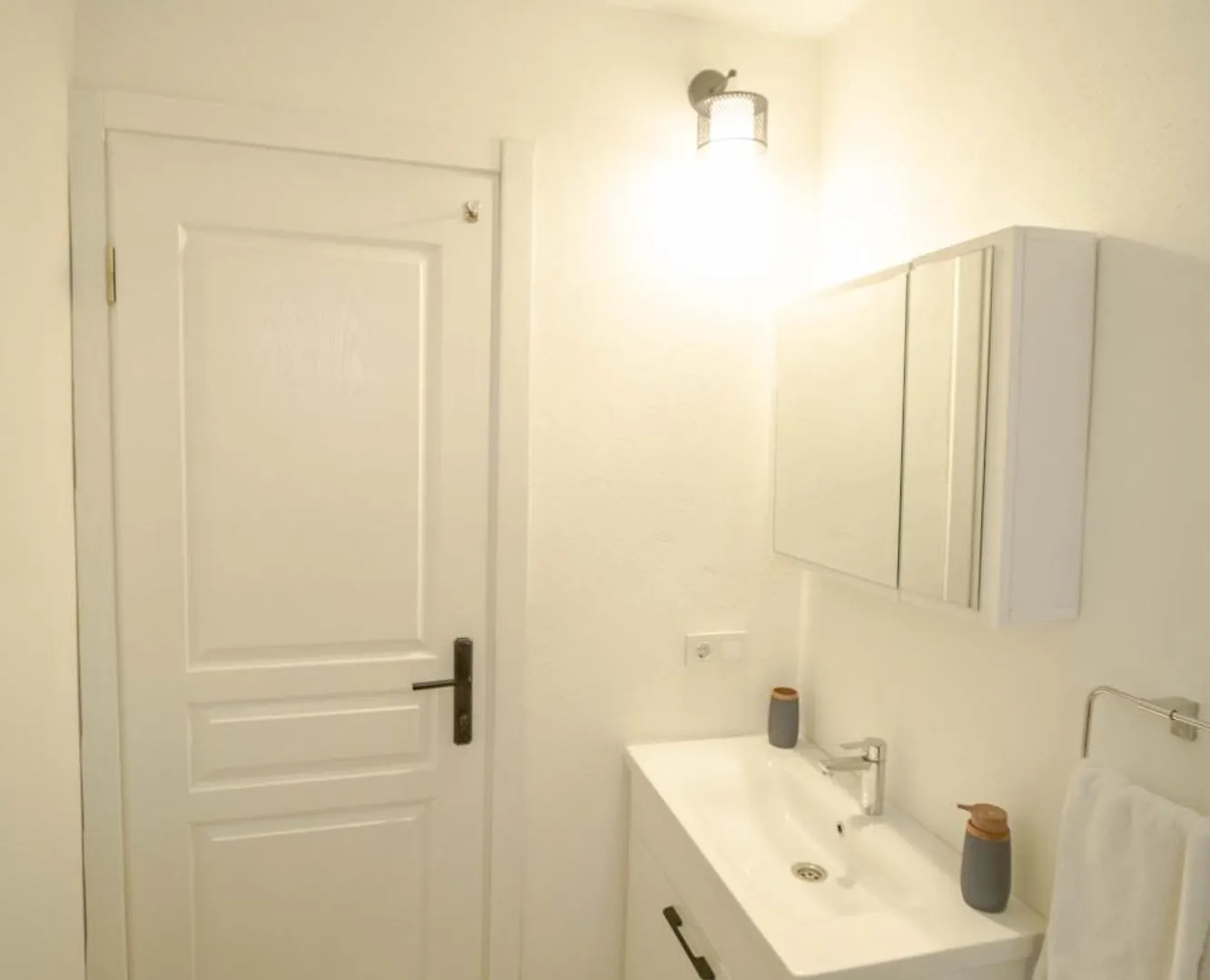 2 Bedroom Modern Apartment By The Forest With Pool Fethiye